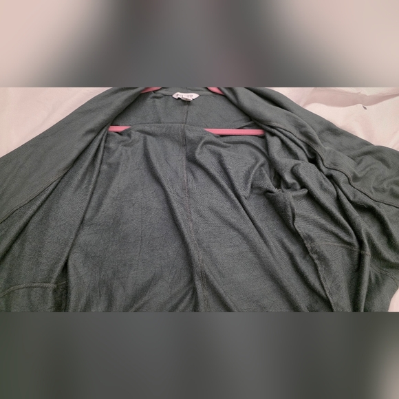 Athleta Balance Wrap Cardigan in Dark Loden Green Size Medium EUC - Picture 9 of 10